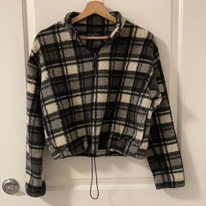 Cropped fleece pullover